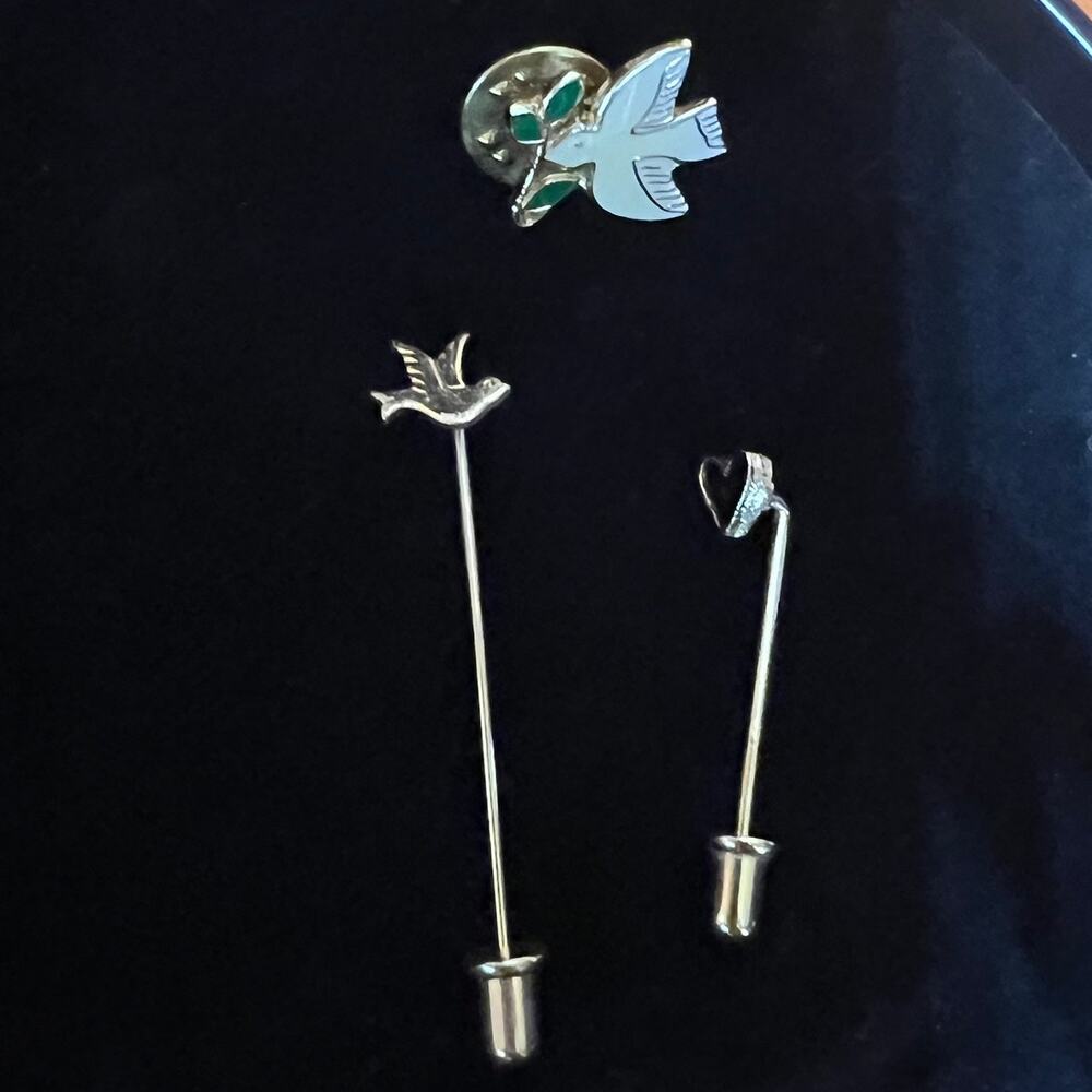 Vintage Lot Hat / Lapel Pins Brooches Dove Mini‎ Hearts Gold Tone 3 Pieces
